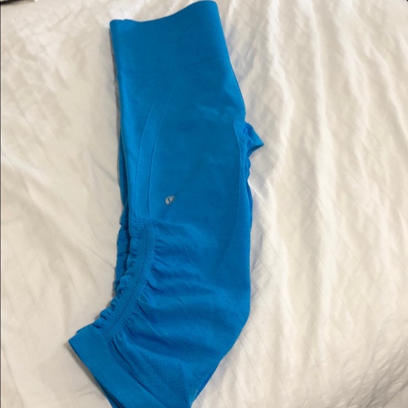 lululemon athletica Pants - Lululemon blue crop leggings. Spandex material